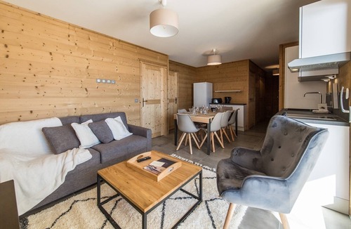 La Toussuire Apartment | Apartment with large terrace on the slopes - up to 8 guests