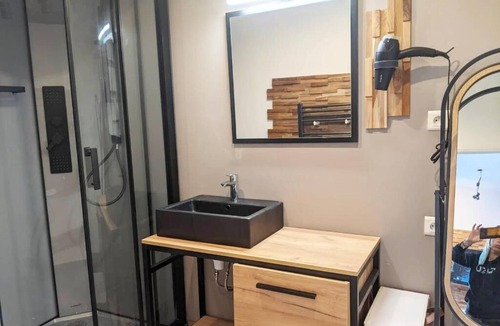 Talensac-Pont Morand Apartment | Appartement Cosy à Nantes Avec Jacuzzi et Terrasse Privative