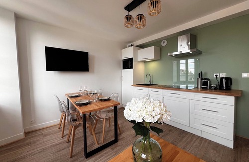 Sainte-Mere-Eglise Apartment | Appartement Spacieux en Plein Coeur de Sainte-mère-eglise