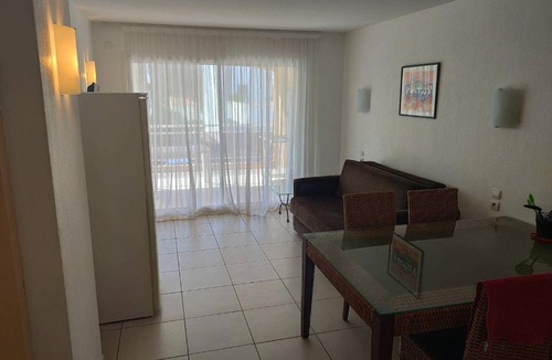 Argeles Plage Apartment | Appartement T2 Climatisé, Terrasse de 23m², Piscine, Parking, à 100m de la Plage, Argelès-sur-Mer - FR-1-388-203