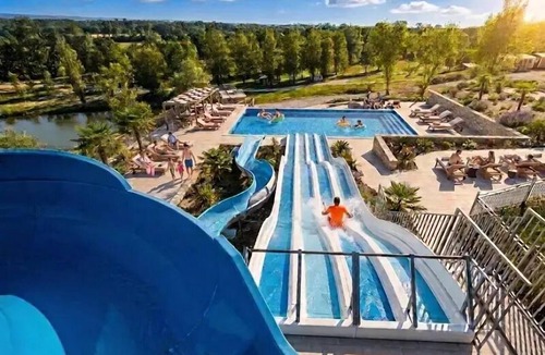 Saint-Papoul House | Aqua 3-room Mobile Home for 4 People, Air-Conditioned, Semi-Covered Terrace + TV