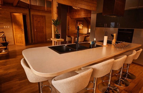 Kruth Ski Chalet | Architect-designed chalet with spa and panoramic views 3 bedrooms, children's area