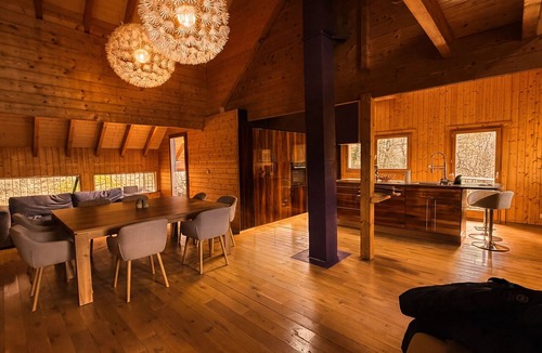 Kruth Ski Chalet | Architect-designed chalet with spa and panoramic views 3 bedrooms, children's area