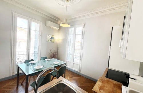 Musicians Quarter Apartment | Balcon Palais Excelsior Grimaldi