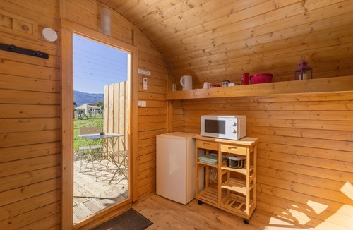 Saint-Andre Ski Chalet | Barrel Violet Apartment with Mountain View, Wi-Fi, and Air Conditioning
