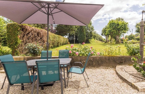 Bricquebec-en-Cotentin Cottage | Beautiful stone house, private garden in the heart of Cotentin
