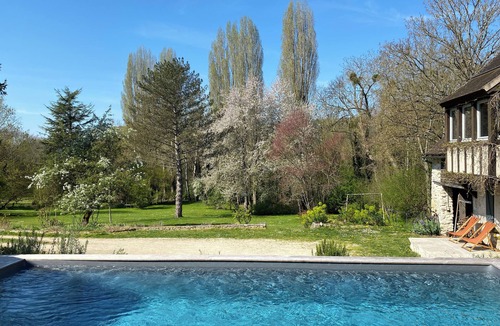 Villette House | Beautiful country house with heated pool 45 min from Paris and Versailles