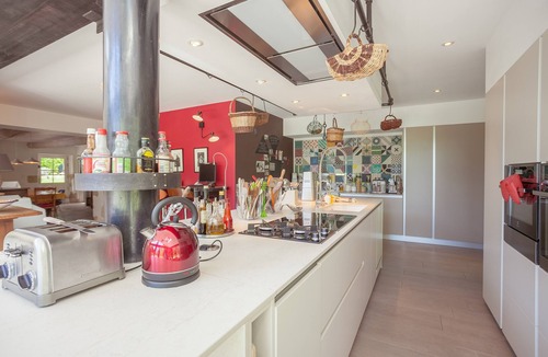 L'Isle-sur-la-Sorgue House | Beautiful house in the nature, calm, horses around. holidays!