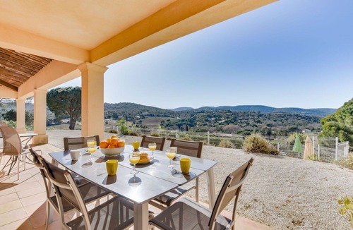 La Croix-Valmer Villa | Beautiful private villa for 6 people with A/C, private pool, WIFI, TV, terrace and pets allowed