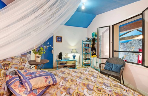 Saint-Michel-Mont-Mercure Bed & Breakfast | Bed and Breakfast 'Les Philous Gourmands - La Rochelle' with Private Garden and Wi-Fi