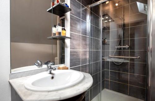 Varennes sur Loire Apartment | Bel appt climatisé , à l'étage, jardin privatif, au calme, 10 mn Saumur et CNPE
