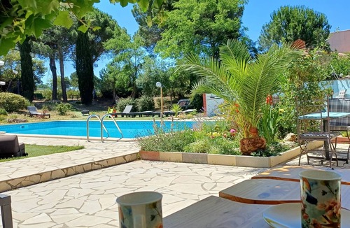 Trebes Hotel | Bel Hôtel Restaurant La Gentilhommiere