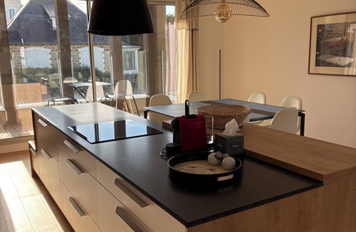 Saint-Lunaire Apartment | Between the two beaches and close to the center, recent apartment. All on foot.