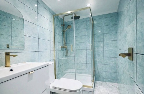 Musicians Quarter Apartment | Bright, modern studio in the heart of the city