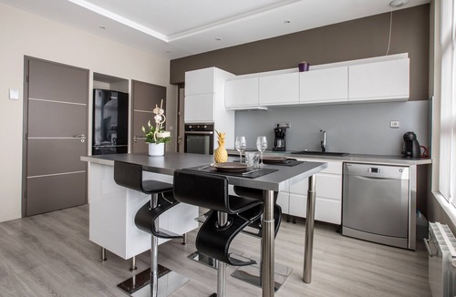Arras Apartment | Bright T2 apartment - TGV station on foot - independent arrival