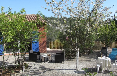 Fayence Cottage | Bright two-room apartment with unobstructed views, air-conditioned, and featuring a garden with trees