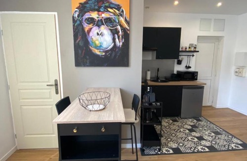 Louviers Apartment | Brown Cosy Loft Centre