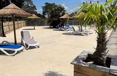 Paimboeuf RV Rental | Canvas tent - 20m² - 3 bedrooms - with electricity + covered terrace 6 people