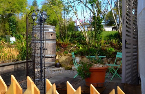 Brix House | Caravan in a Small Garden Oasis