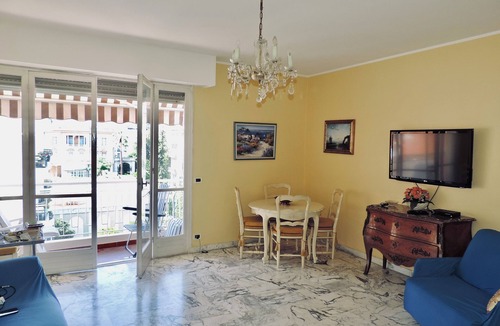 Nice City Centre Apartment | Carré d'Or-Promenade des Anglais-great location! Charming spacious with terrace