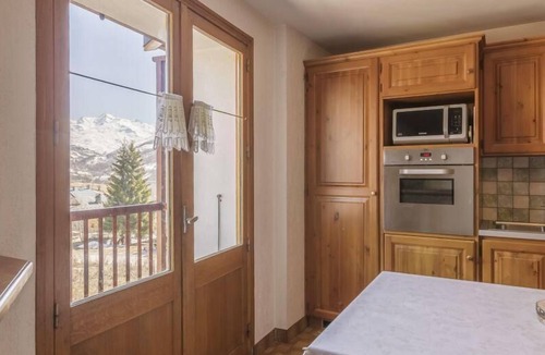 Saint-Marcel Ski Chalet | Chalet, balcony, fireplace or stove, parking, tv, ski locker, 130m², Saint Martin de Belleville