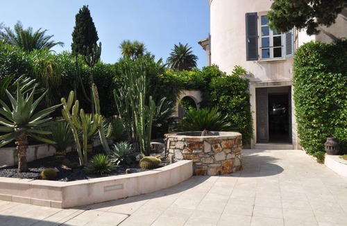 Saint-Tropez City Centre Villa | Character villa in the heart of St-Tropez! Swimming pool, lush garden and calm