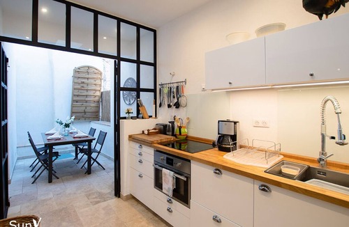 Antibes Old Town House | Charming 3-bed, 3-bath house in old Antibes with terrace & aircon. Parking close