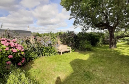 Treguennec House | Charming and cosy renovated Penty just a stone's throw from the Bay of Tréguennec