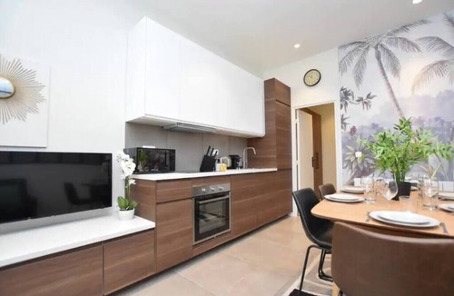 Saint-Vincent-de-Paul Apartment | Charming Apartment -3br/6p-gare du Nord/montmartre