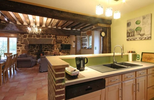 La Baroche-sous-Luce Cottage | Charming eco-friendly house with enclosed garden