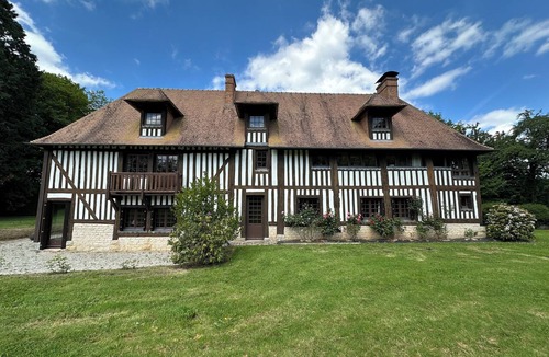 Saint-Germain-de-Livet House | Charming House in Normandy Large private park—absolute tranquility 8 people