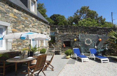 Surtainville Cottage | Charming house with fireplace and private garden