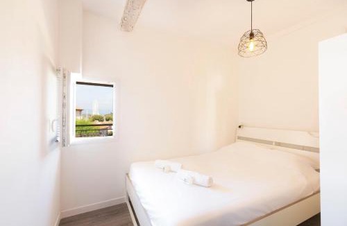 Antibes Old Town Apartment | Chez Dominique - 1 chbre Centre Antibes Migrainier T2 avec AC