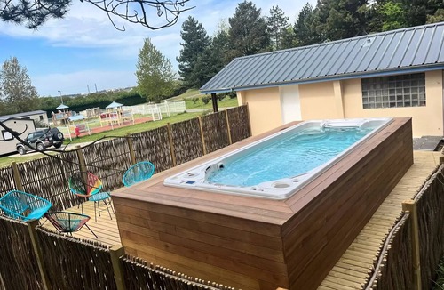 Etaples House | Comfort+ Tiny House: 2 Bedrooms, Sleeps 4