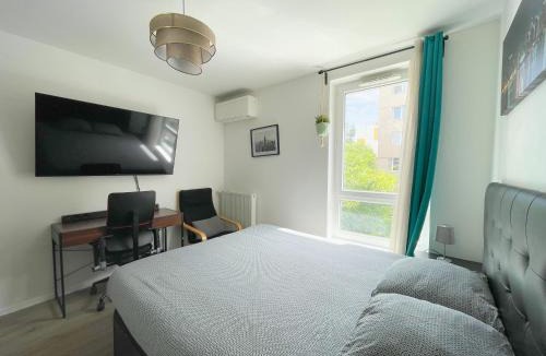 Universite House | Comfortable rooms in Nanterre University near La Defense Arena and Paris with very good wifi