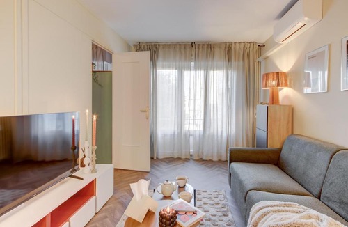 Saint-Laurent-du-Var Apartment | Cosy appartement CALME rénové proche aéroport gare et mer
