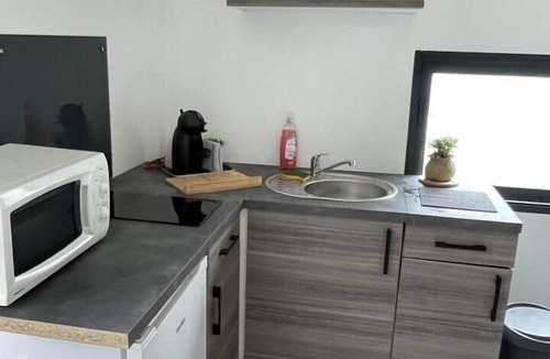 Challans Apartment | Cosy downtown studio - ideal location