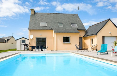 Penmarch House | Cosy house with pool in the heart of Penmarch