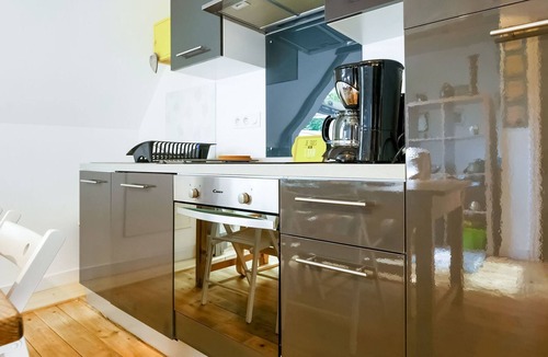 Isigny-sur-Mer Apartment | Cosy studio in Isigny-sur-Mer with a terrace