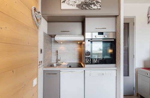 Bergers Apartment | Cozy 52 m² Apartment – Ski-In/Ski-Out Access, Balcony & Wi-Fi in Alpe d'Huez
