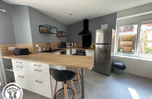 La Verrie Cottage | Cozy 6-Person Cottage in Chanverrie with Private Bathrooms, Kids' Play Area, and Terrace