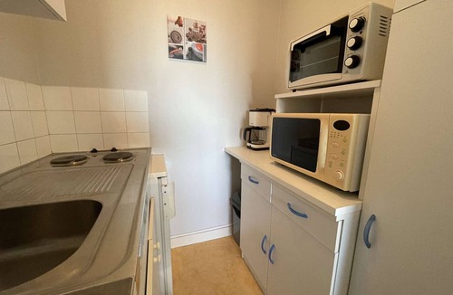 Mouchamps Apartment | Cozy apartment near beach with balcony and sea view