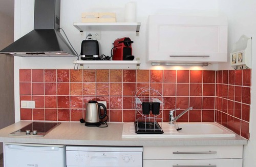 Les Claux Apartment | Cozy Studio with Balcony, 30m from Ski Lifts and 50m from Shops - Sleeps 4