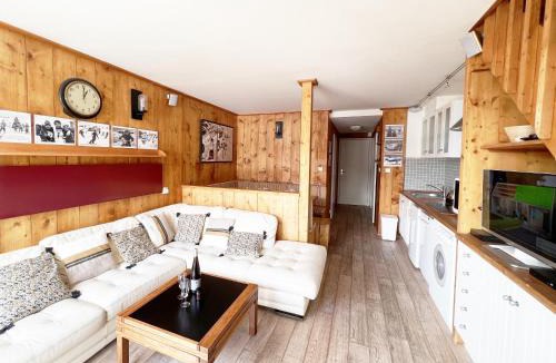 Val-Thorens Apartment | Dernier étage avec vue sur les montagnes Emplacement Exceptionnel au cœur de Val Thorens Ski aux pieds Prestations incluses