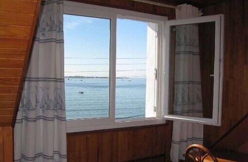 Larmor-Plage Villa | Directly on the beach, unique sea view, quiet, Clévacances rating, for 8 persons