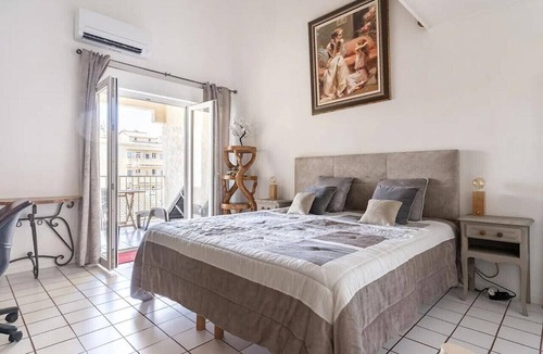 Saint-Aygulf Apartment | Duplex about 300 m from the coves and sea with balcony, Wi-Fi, and air conditioning