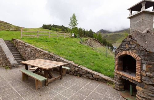 Loudervielle Ski Chalet | Duplex Chalet for 6 in Peaceful Peyragudes with Terrace and Barbecue