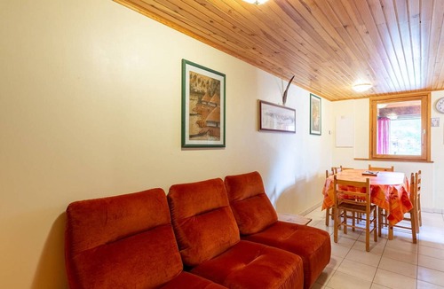 Loudervielle Ski Chalet | Duplex Chalet for 6 in Peaceful Peyragudes with Terrace and Barbecue
