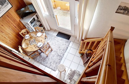 Les Bruyeres Apartment | Duplex for 4, ski-in/ski-out, balcony