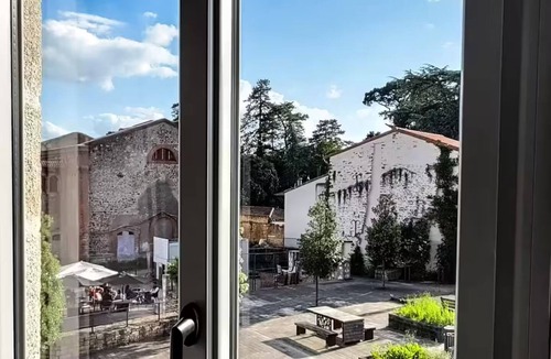 Clisson Apartment | Duplex in charming neighborhood overlooking chateau, close to downtown and all amenities